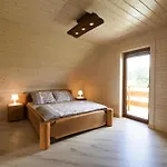 Comfortable, Large Homes With Terraces 度假居