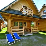Comfortable, Large Homes With Terraces 度假居